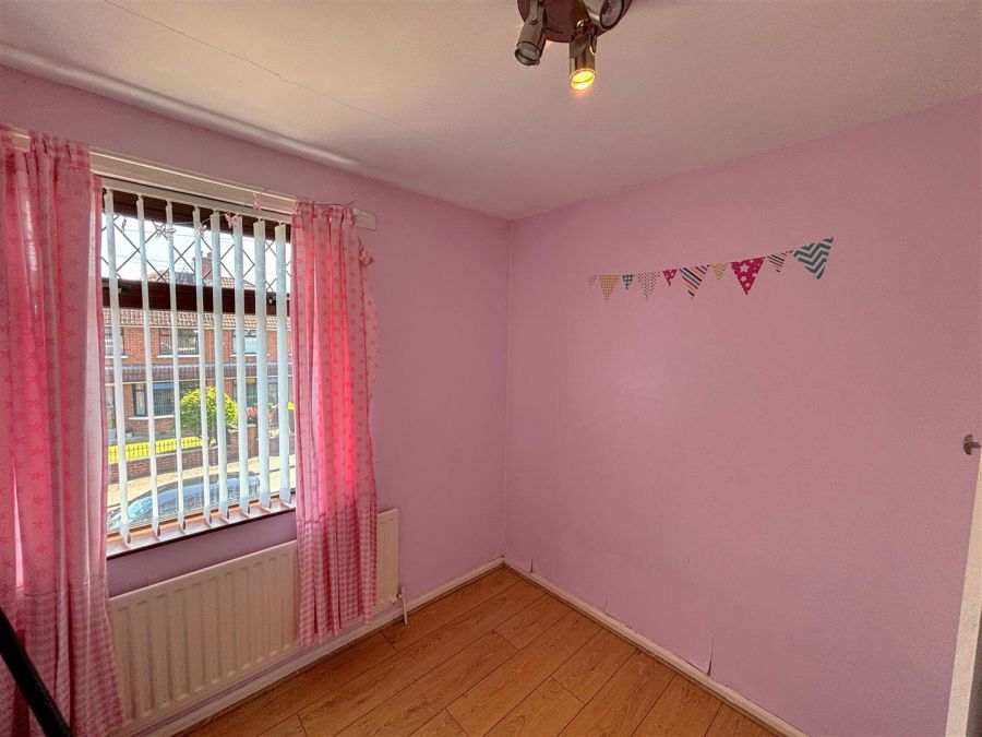 10 Westway Parade