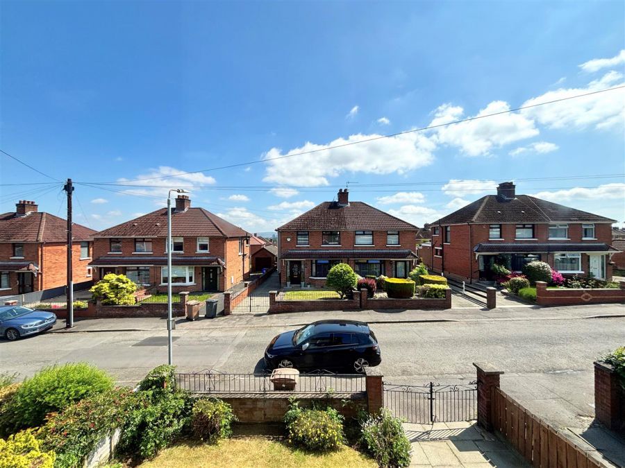 10 Westway Parade