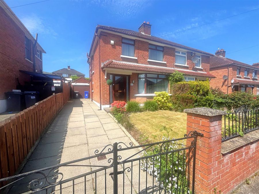 10 Westway Parade