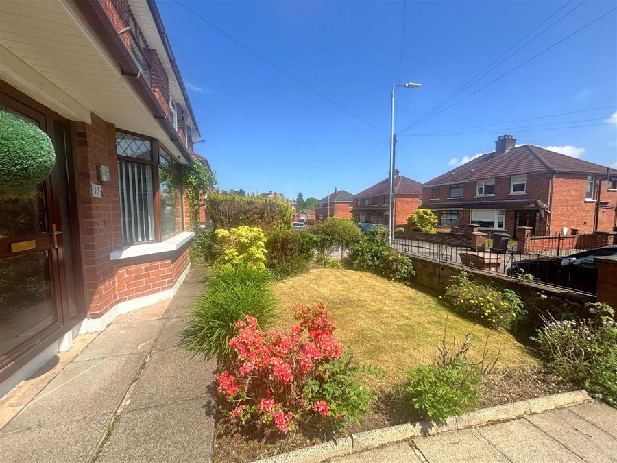 10 Westway Parade