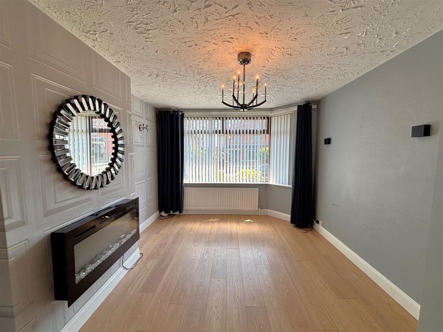 10 Westway Parade