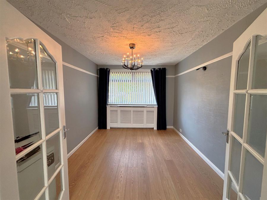 10 Westway Parade