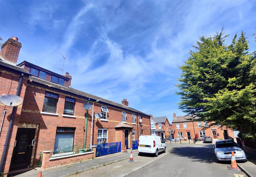 6 Vicinage Place