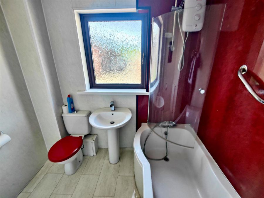 6 Vicinage Place