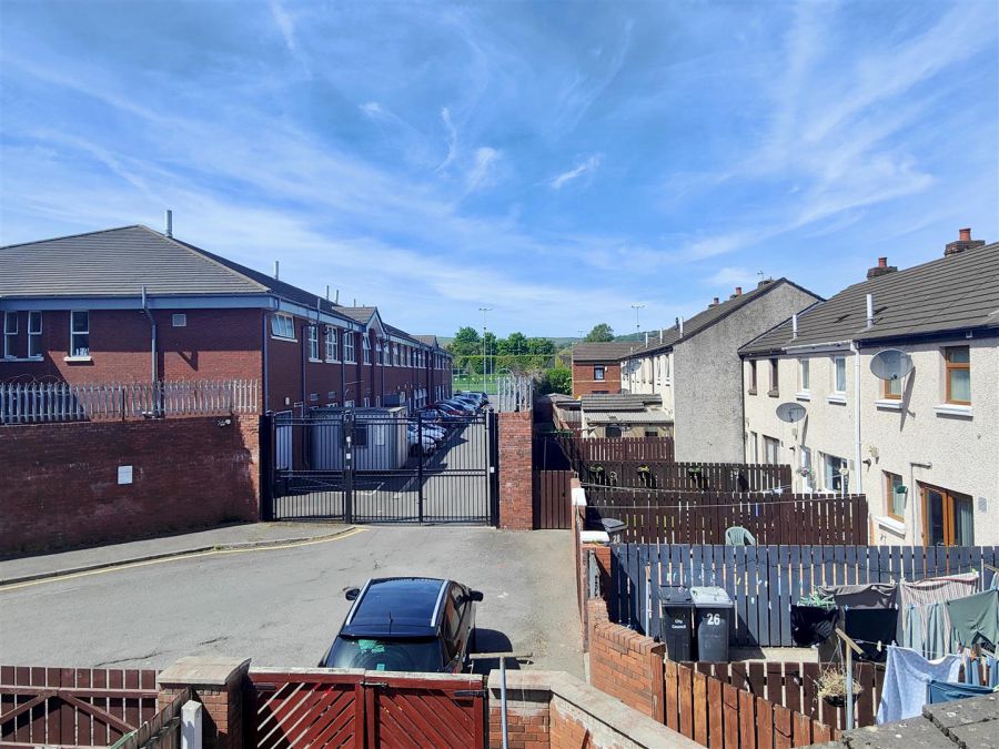 6 Vicinage Place