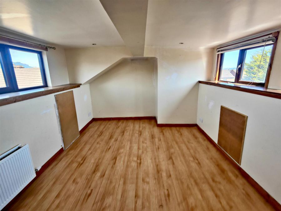6 Vicinage Place