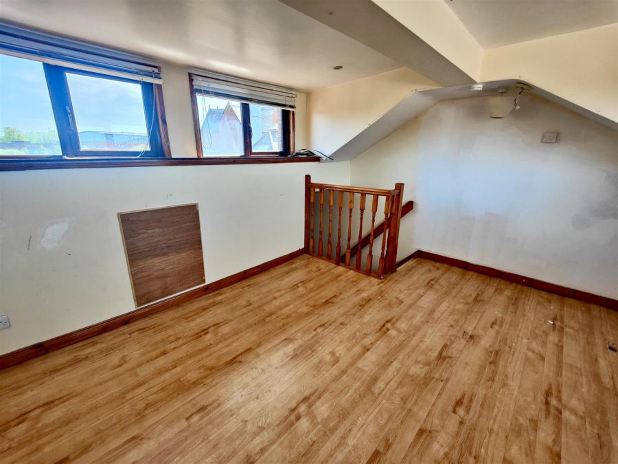 6 Vicinage Place
