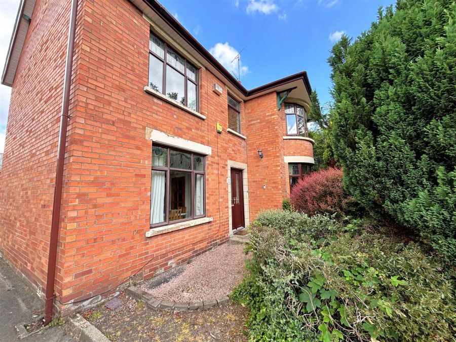 22 Alexandra Gardens