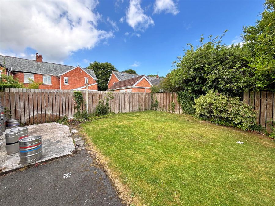 22 Alexandra Gardens