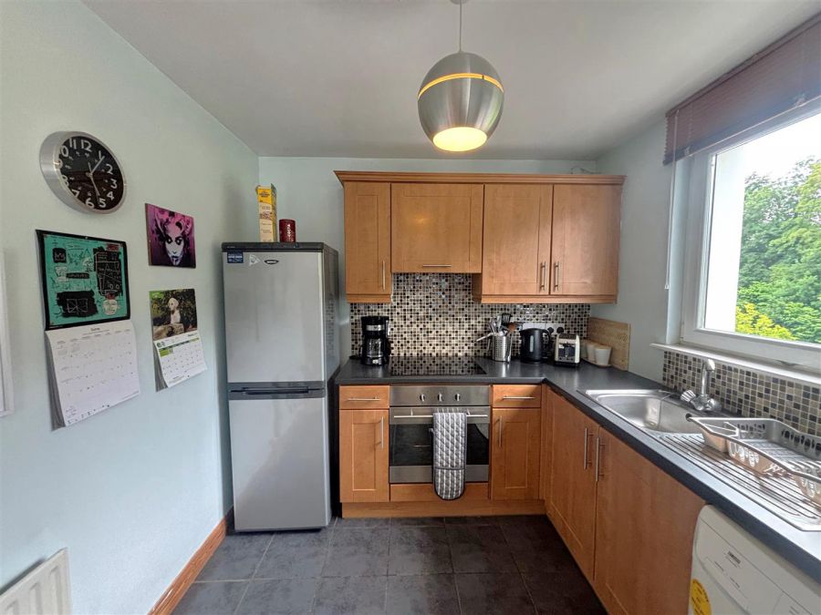 Apt 8, 674 Shore Road