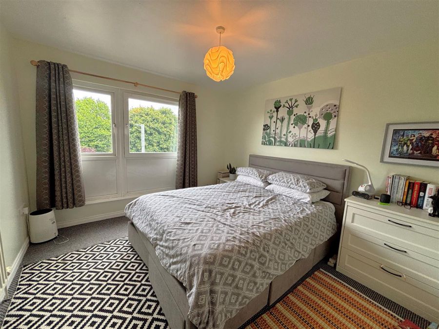 Apt 8, 674 Shore Road