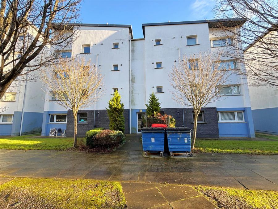 Apt 8, 674 Shore Road