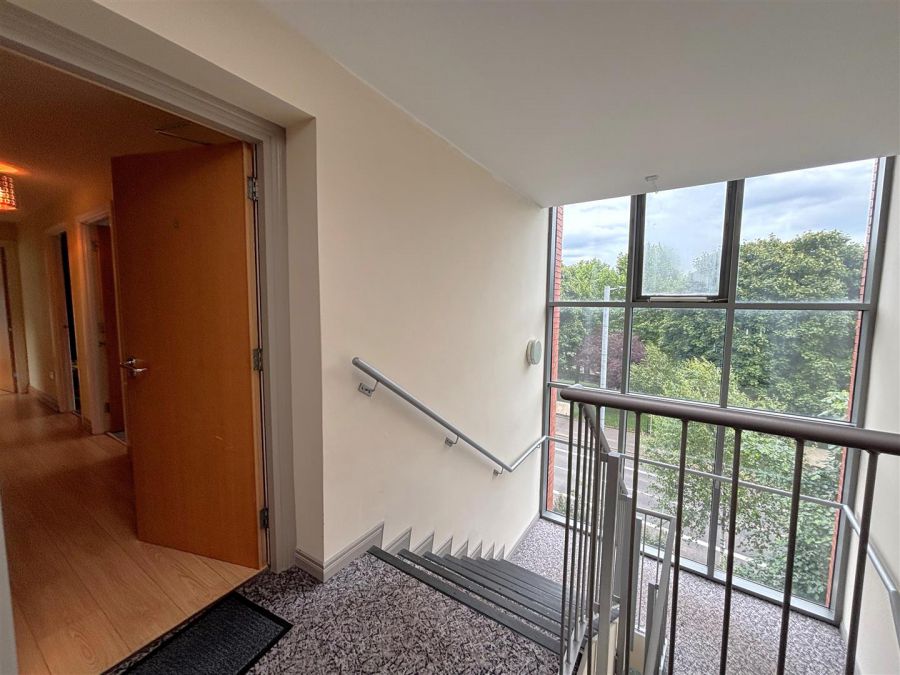 Apt 8, 674 Shore Road