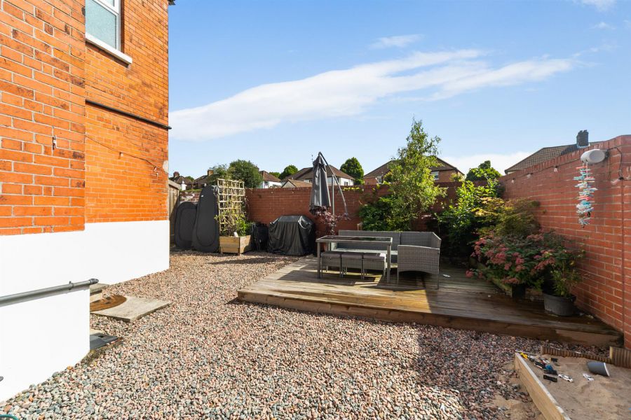 23 Glenburn Park
