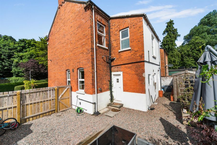 23 Glenburn Park