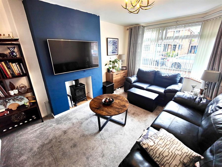 10 Lyndhurst Park