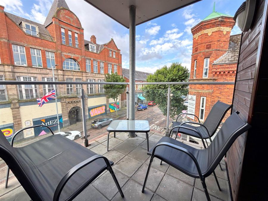 Apt 7, 109 Shankill Road
