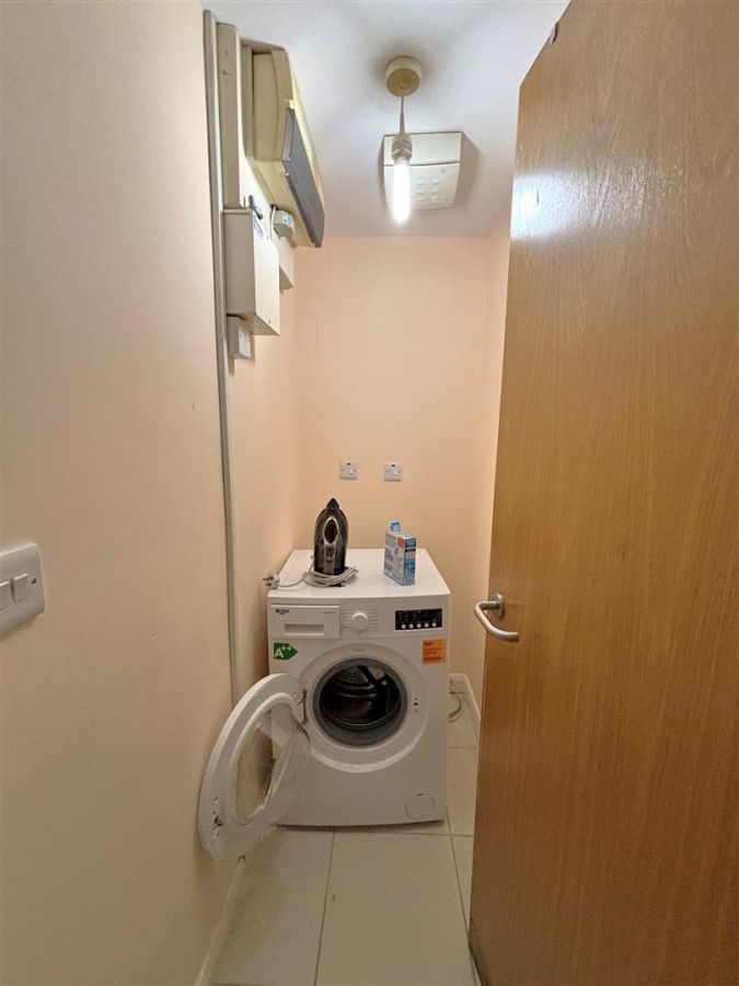 Apt 7, 109 Shankill Road