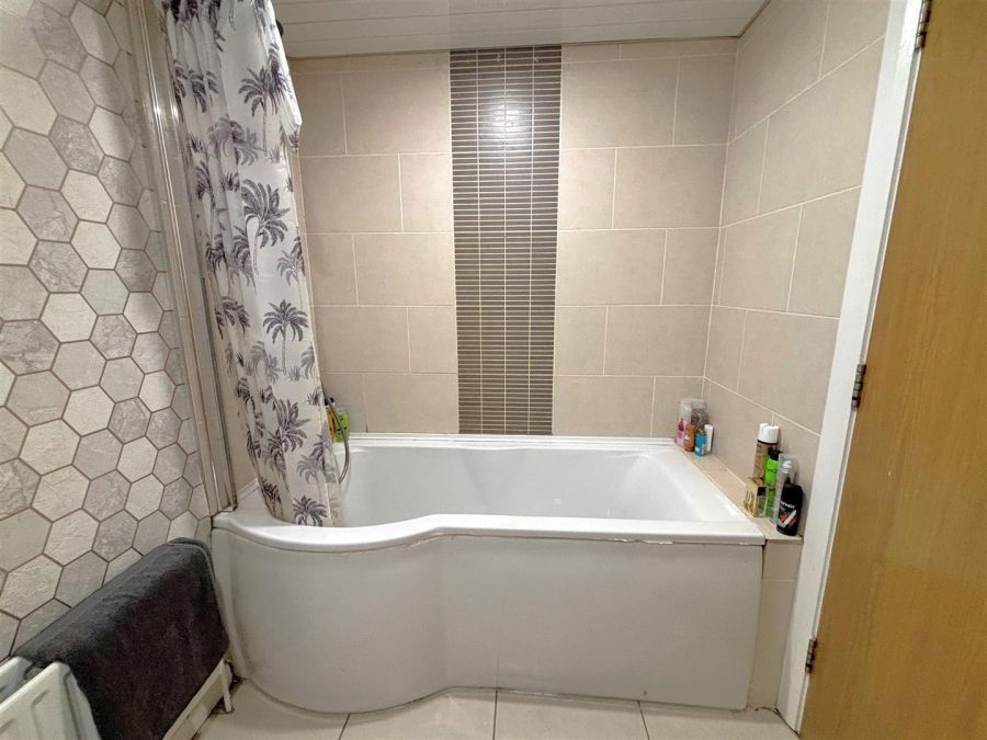 Apt 7, 109 Shankill Road