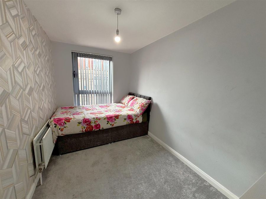 Apt 7, 109 Shankill Road