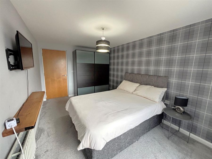 Apt 7, 109 Shankill Road