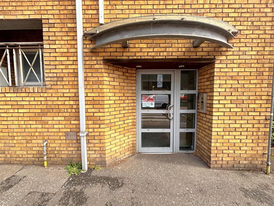 Apt 7, 109 Shankill Road