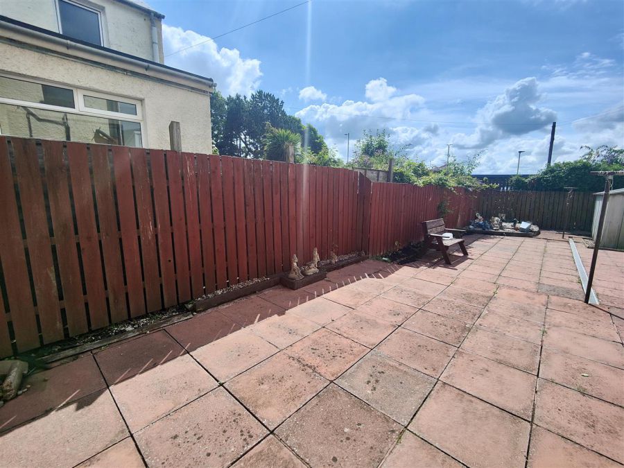 8 Ballygomartin Road