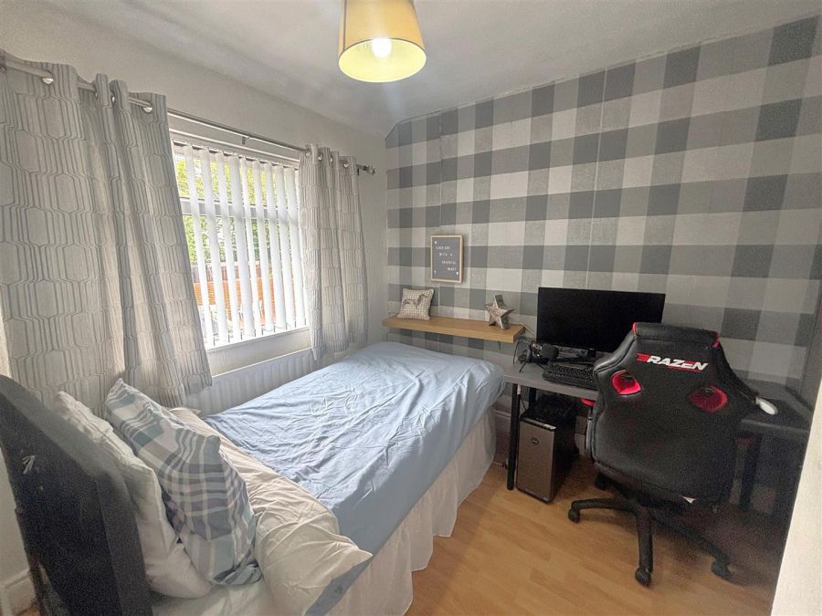7 Hoylake Park