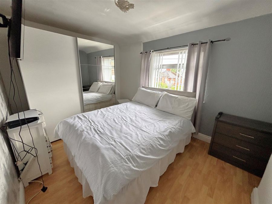 7 Hoylake Park
