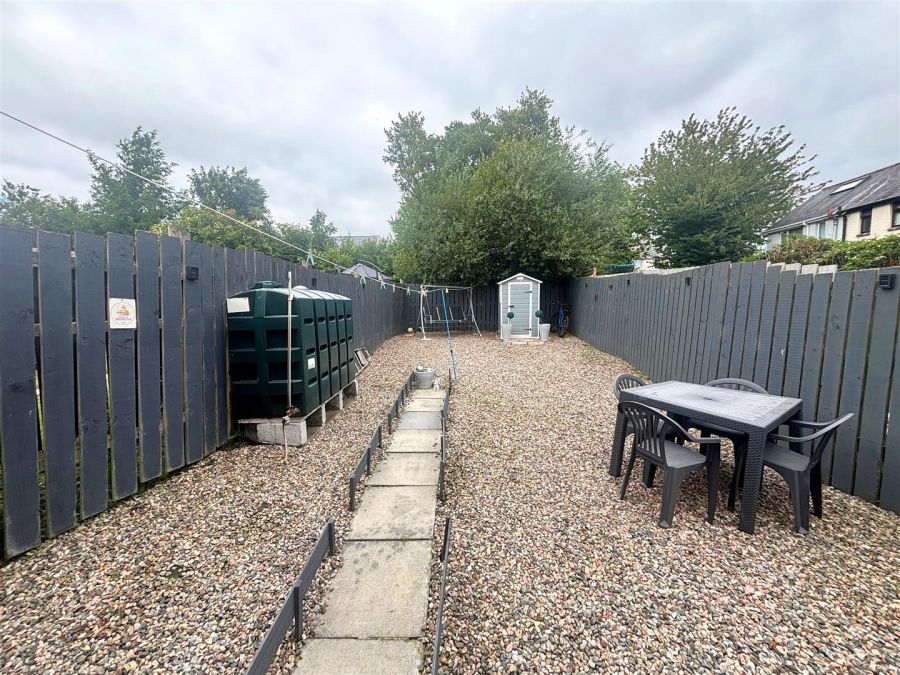 7 Hoylake Park