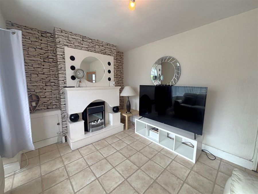 7 Hoylake Park