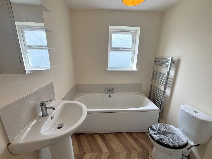 8 Rosemount Gardens