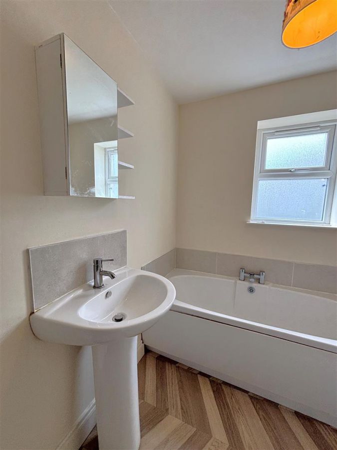 8 Rosemount Gardens