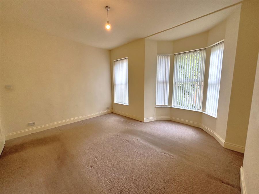 8 Rosemount Gardens