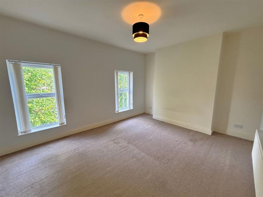8 Rosemount Gardens