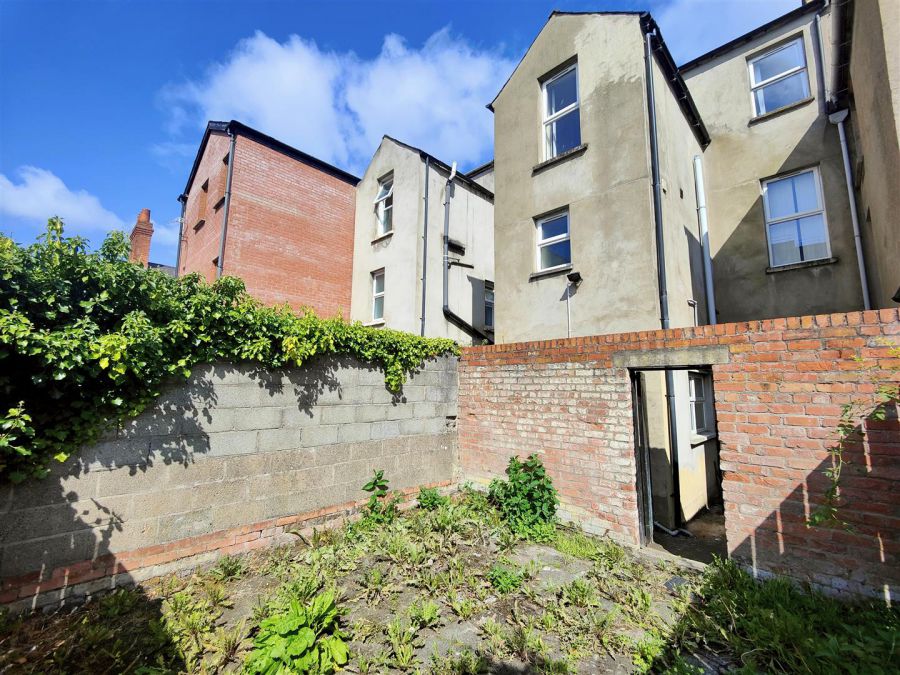 8 Rosemount Gardens