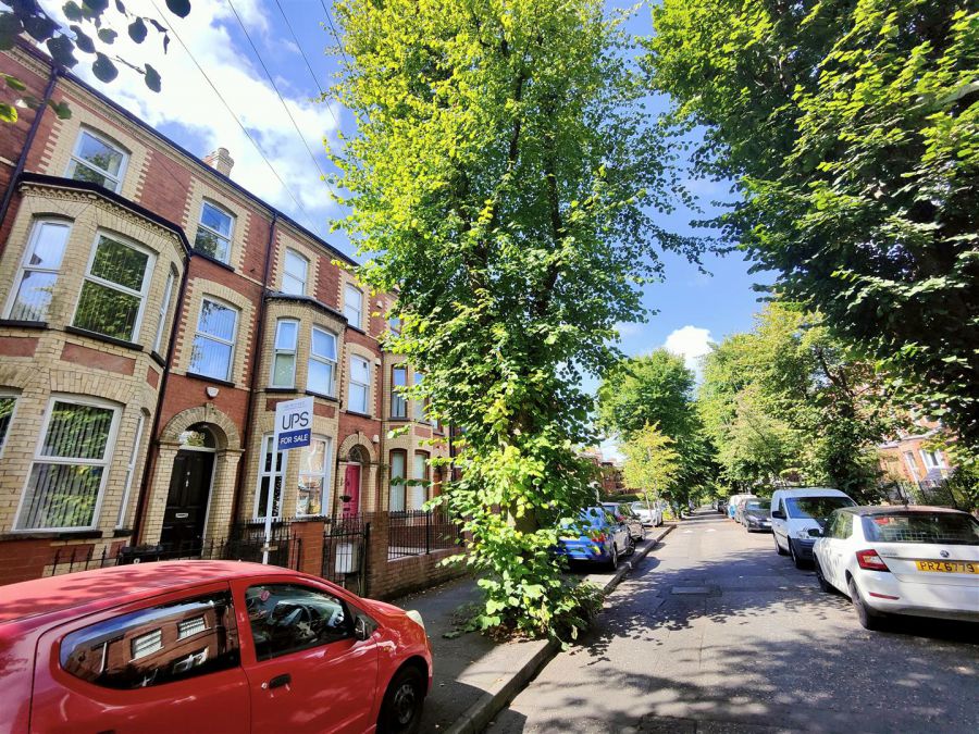 8 Rosemount Gardens
