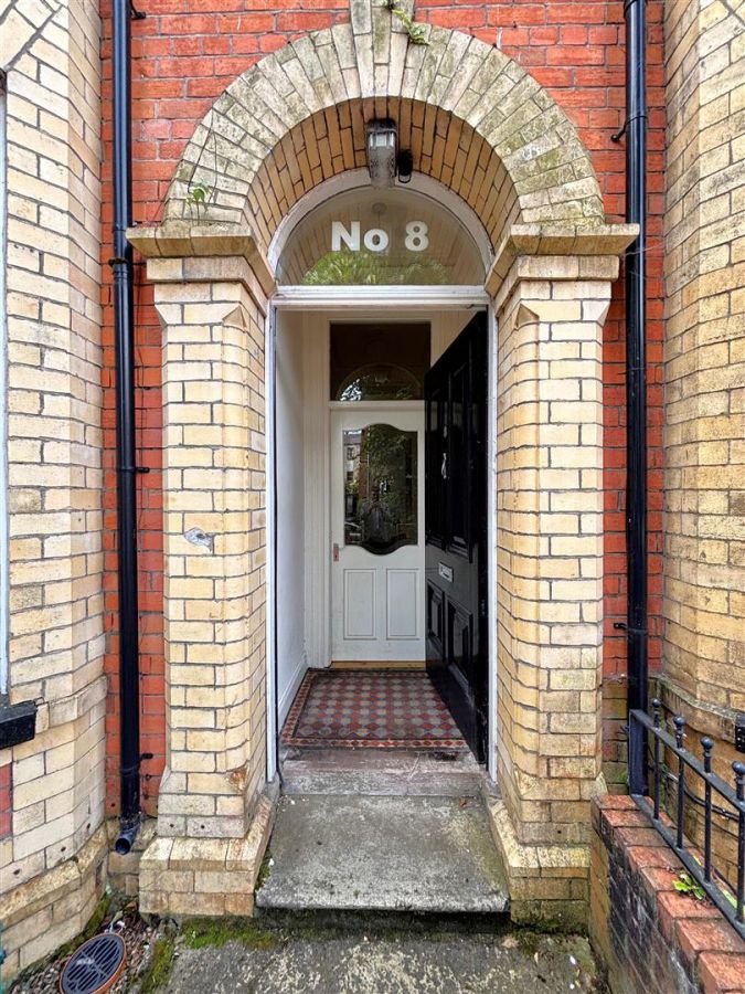 8 Rosemount Gardens