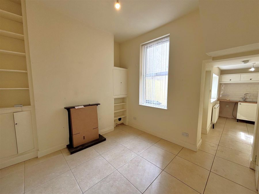 8 Rosemount Gardens