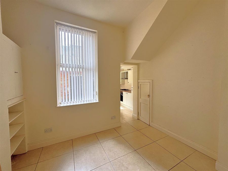 8 Rosemount Gardens