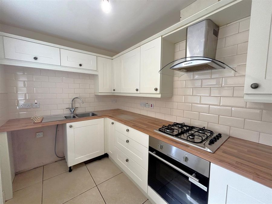 8 Rosemount Gardens