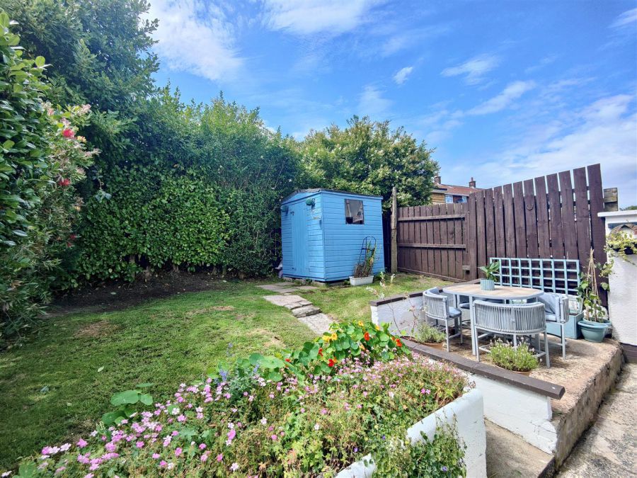 15 Waveney Avenue