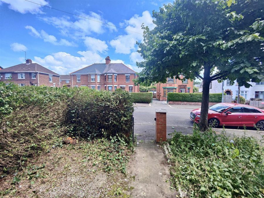 43 Skegoneill Avenue