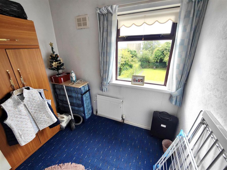 53 Wheatfield Gardens