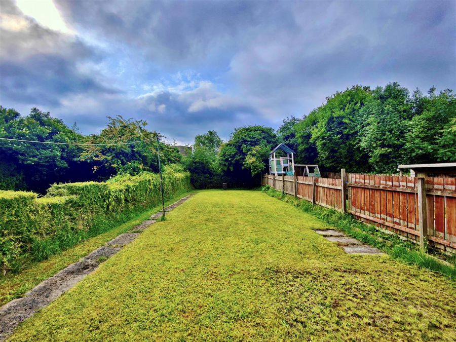 53 Wheatfield Gardens
