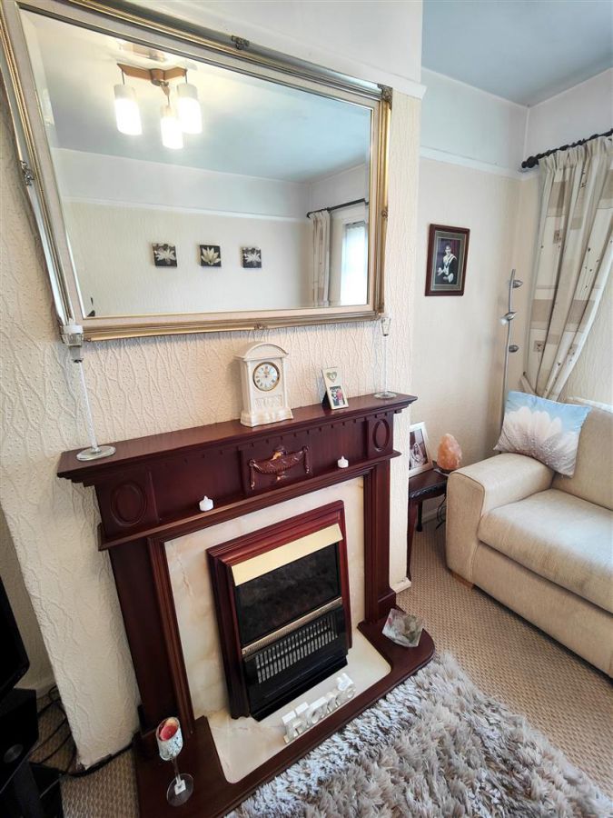53 Wheatfield Gardens