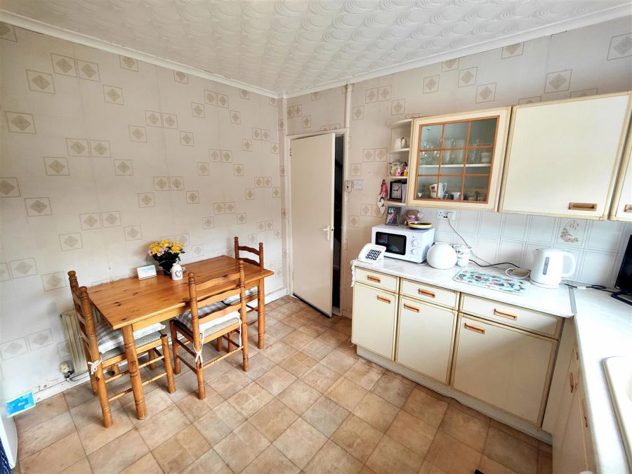53 Wheatfield Gardens