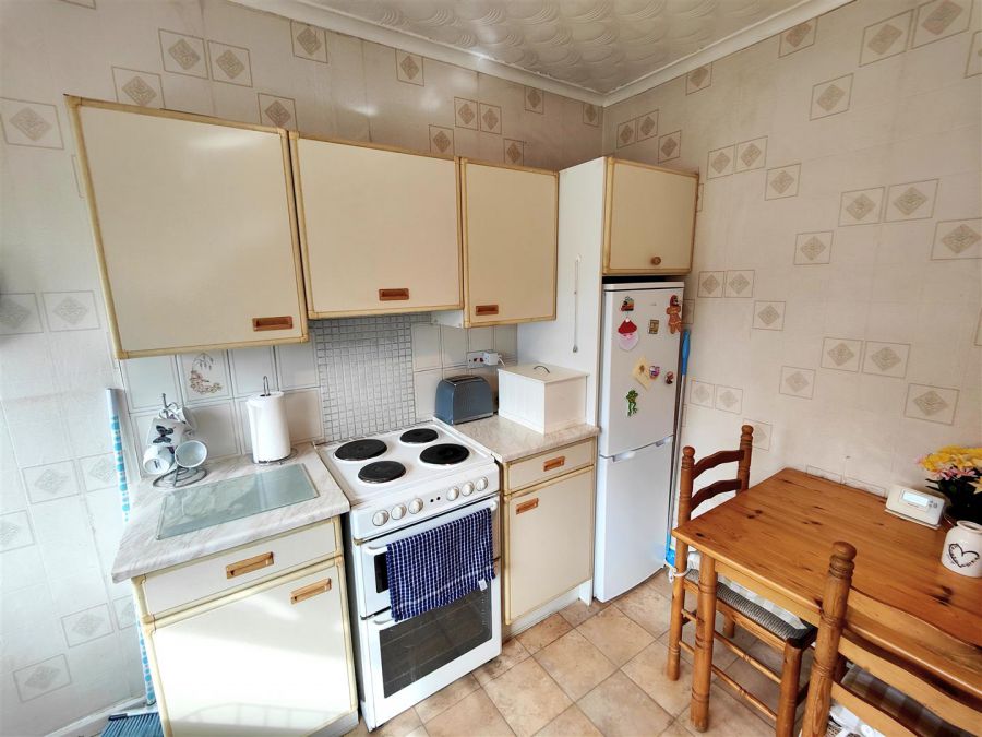 53 Wheatfield Gardens
