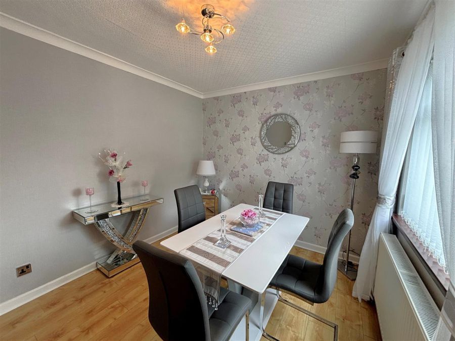 13 Sunningdale Gardens