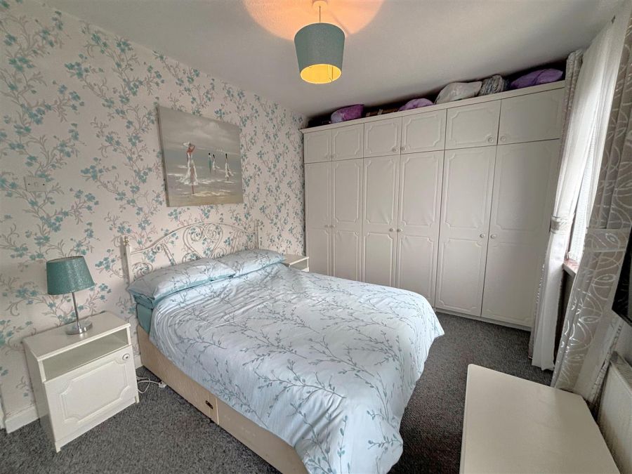 13 Sunningdale Gardens